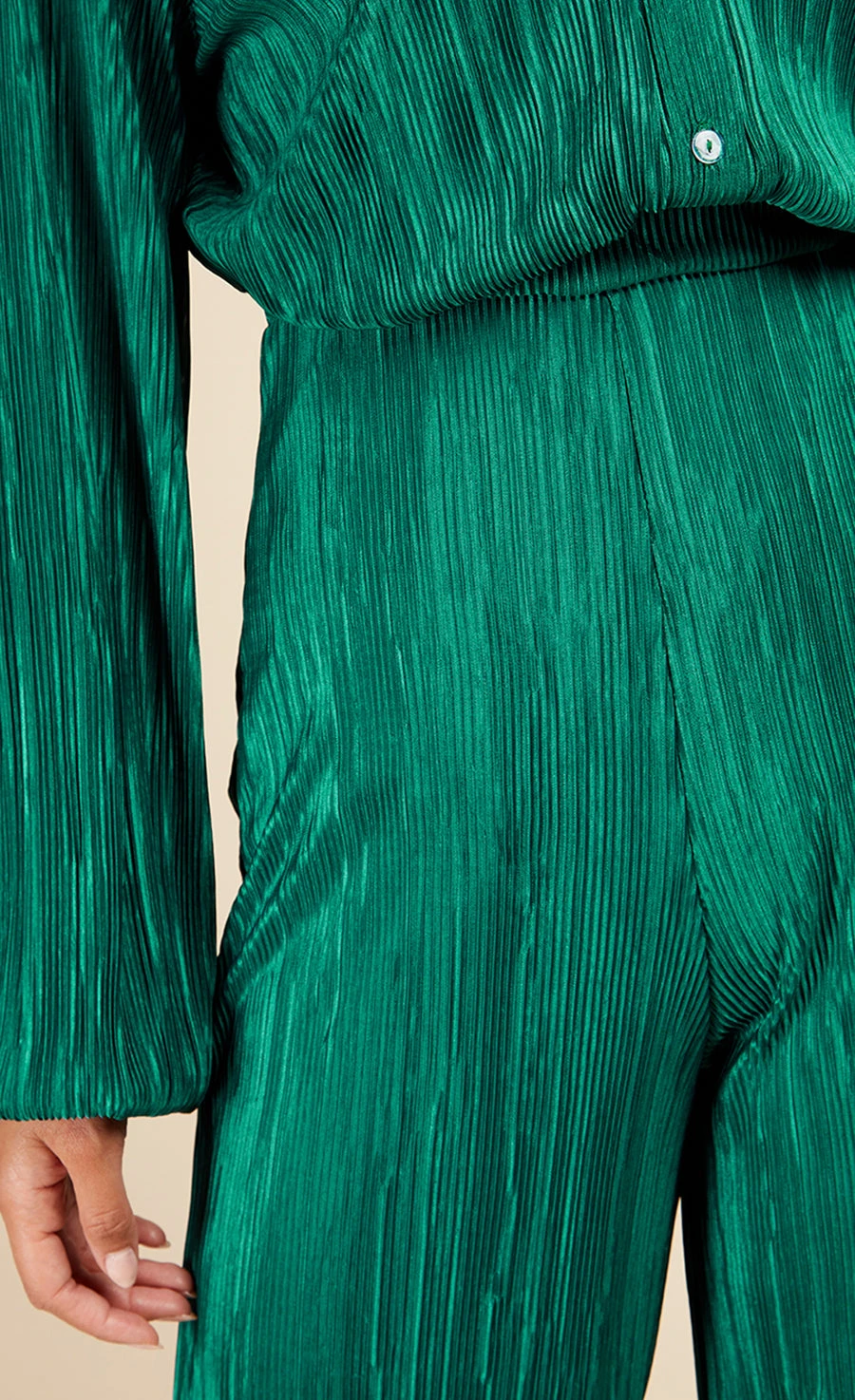 Little Mistress Bottle Green Plisse Trousers By Vogue Williams - Image 4