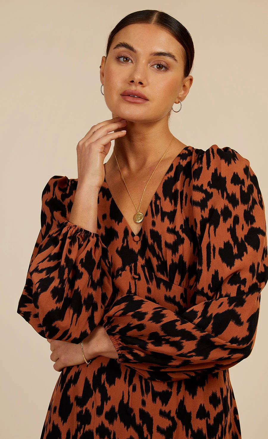 Little Mistress Leopard Print Blouson Sleeve Midaxi Dress By Vogue Williams - Image 2