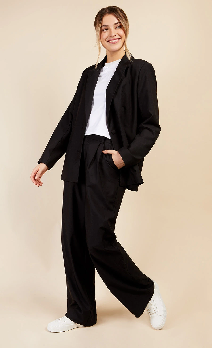 Little Mistress Black Single Breasted Blazer By Vogue Williams - Image 4